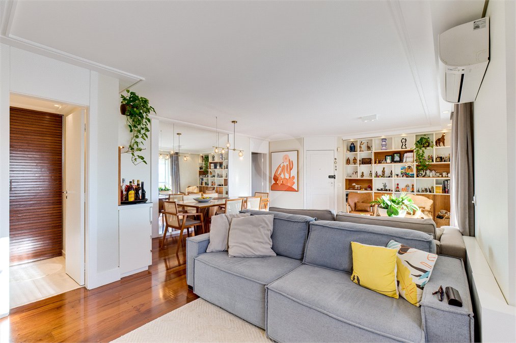 Apartamento à venda com 3 quartos, sendo 2 suítes,  em Jardim Marajoara, São Paulo, SP