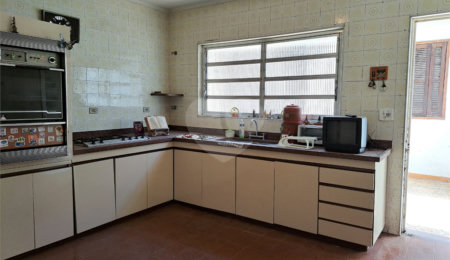 Casa à venda com 3 quartos, sendo 1 suíte,  em Campo Belo, São Paulo, SP
