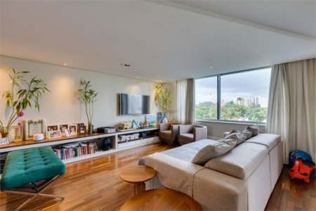 Apartamento à venda com 4 quartos, sendo 1 suíte, em Santo Amaro, São Paulo, SP