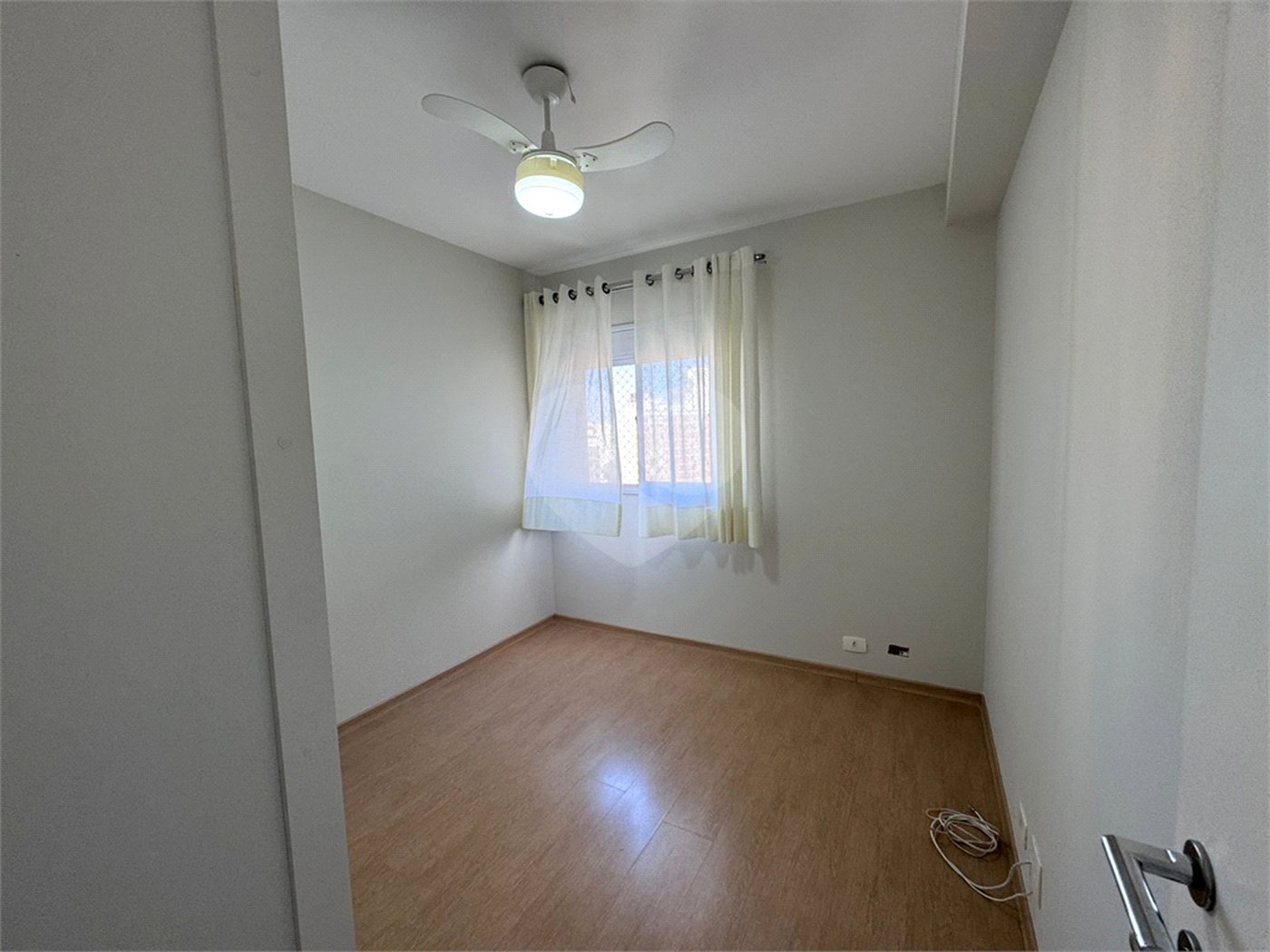 Apartamento para alugar com 3 quartos, sendo 1 suíte,  em Pinheiros, São Paulo, SP