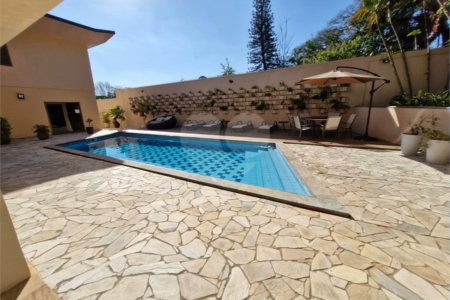 Casa à venda com 4 suítes no condomínio Villa Viana II, Cotia - SP
