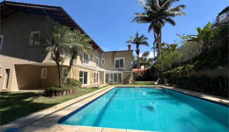 Casa à venda ou para alugar com 4 quartos, sendo 3 suítes,  em Alto da Boa Vista, São Paulo, SP