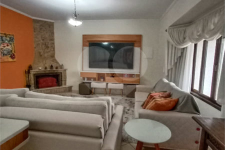 Casa à venda com 3 suítes no condomínio Aruã, Mogi das Cruzes - SP