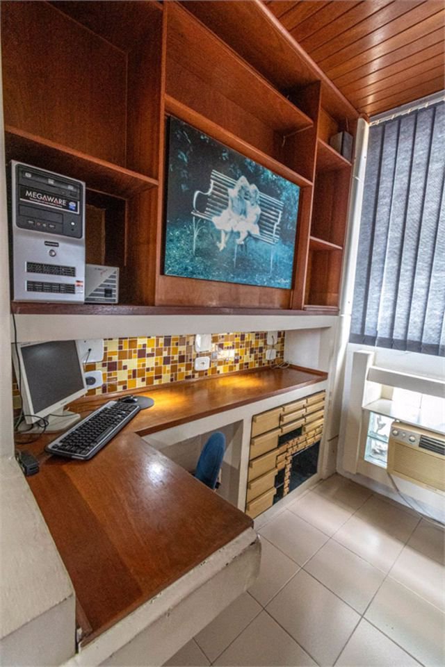 Sala Comercial à Venda na Encruzilhada – 100 M² – Santos/Sp