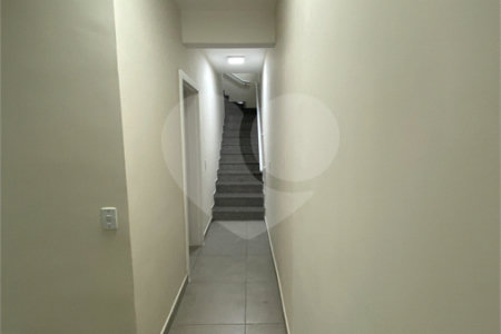 Casa à venda com 3 quartos, sendo 1 suíte, no condomínio Ana Carolina, São Paulo - SP