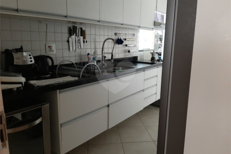Apartamento à venda com 3 quartos, sendo 1 suíte, em Vila Mariana, São Paulo, SP