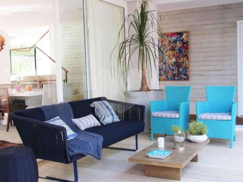 Casa à venda com 4 suítes no condomínio Bauhaus, São Paulo - SP
