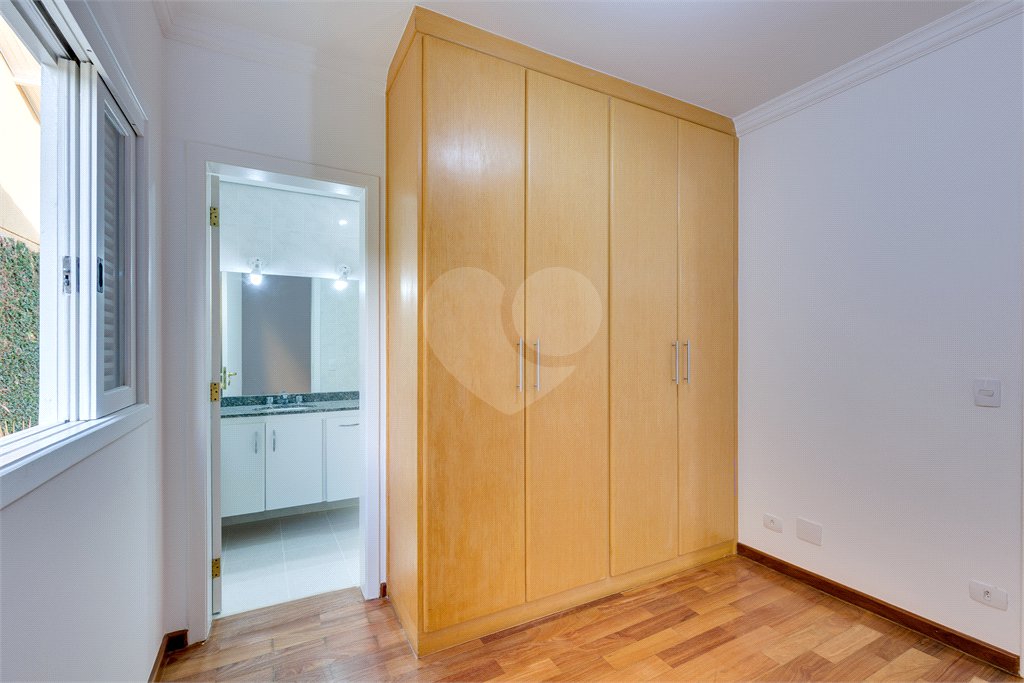 Casa para alugar com 4 quartos, sendo 2 suítes, no condomínio Cassiano Ricardo, São Paulo - SP