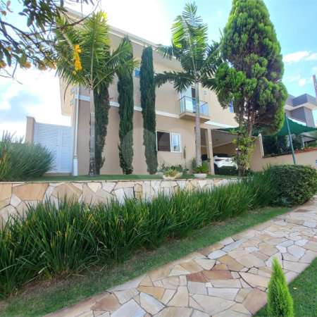 Casa à venda com 3 quartos, sendo 1 suíte, no condomínio São Domingos, Valinhos - SP