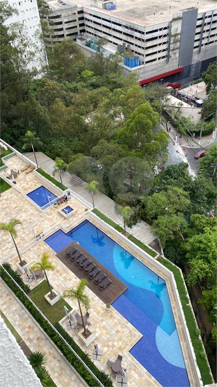 Apartamento à venda com 3 quartos, sendo 2 suítes,  em Vila Andrade, São Paulo, SP