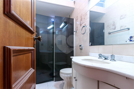 Casa Térrea à venda com 3 suítes em Jardim dos Estados, São Paulo, SP