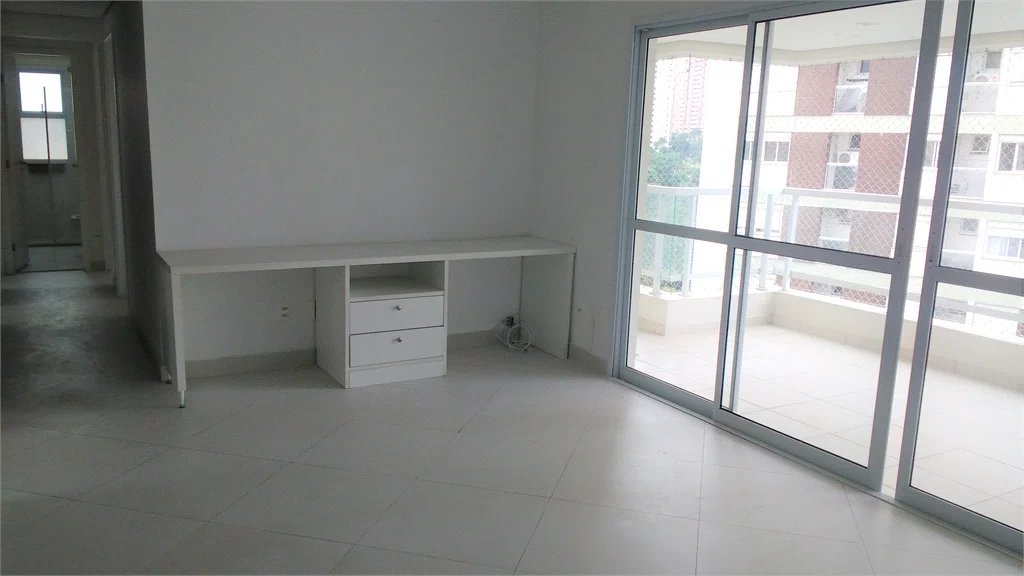 Apartamento à venda com 3 quartos, sendo 1 suíte, em Vila Suzana, São Paulo, SP