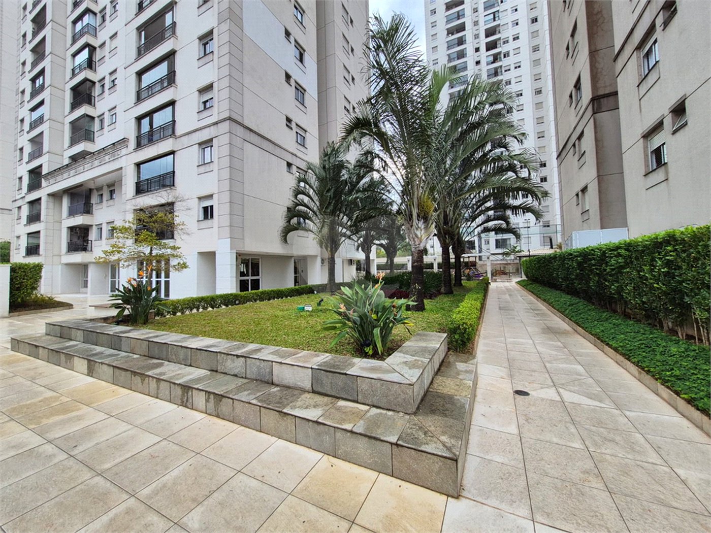 Apartamento à venda com 3 quartos, sendo 1 suíte, em Jardim Parque Morumbi, São Paulo, SP