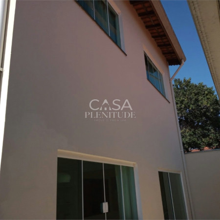 Sobrado à venda com 3 quartos, sendo 1 suíte,  em Wanel Ville, Sorocaba, SP