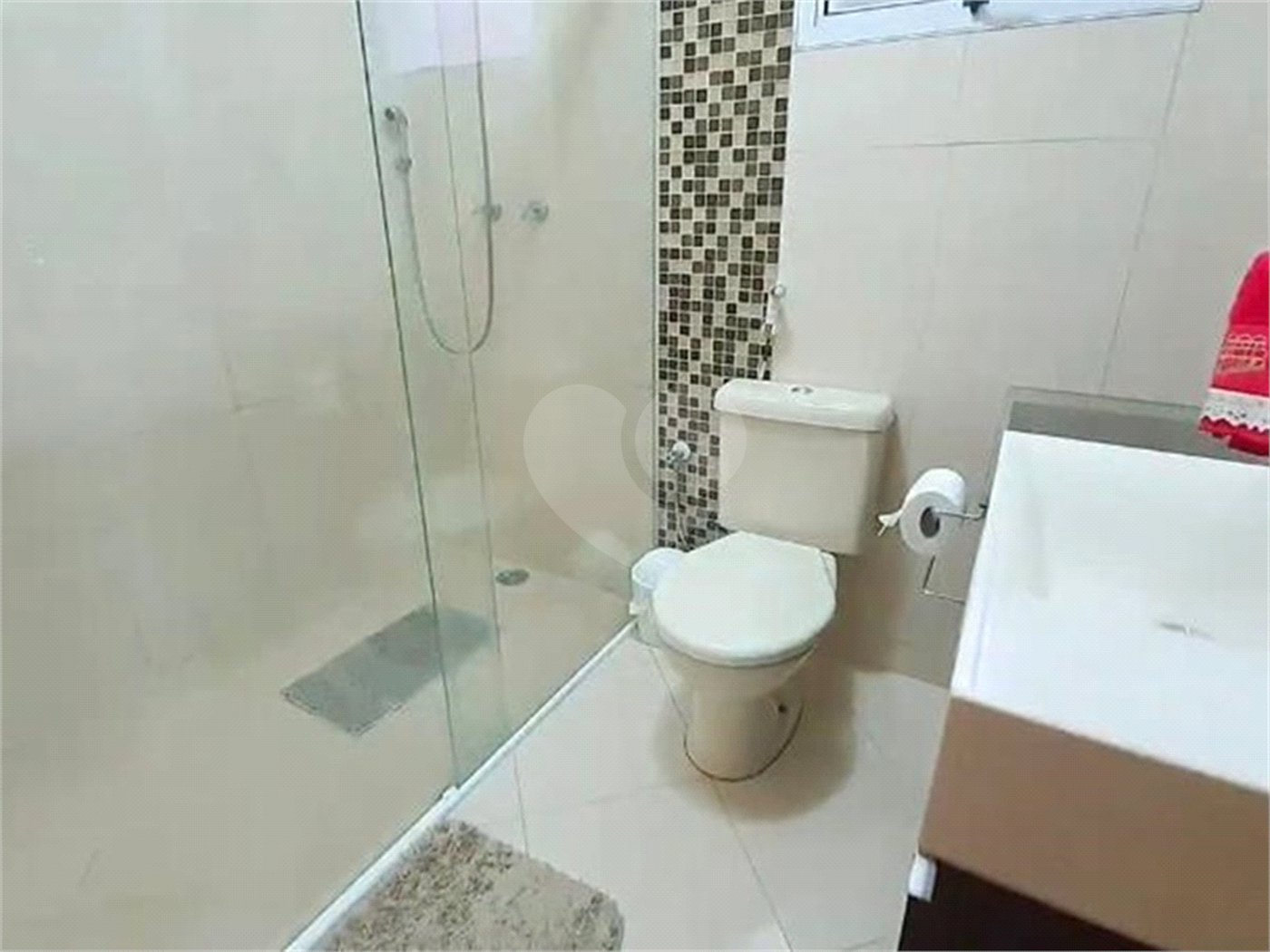 Sobrado à venda com 3 quartos, sendo 1 suíte,  em Parque Vitória, São Paulo, SP