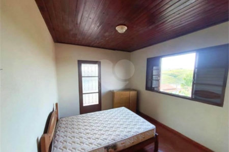 Casa à venda com 3 quartos, sendo 1 suíte, no Centro, Ouro Fino, MG
