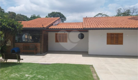 Casa à venda com 5 quartos, sendo 1 suíte, em Parque Suíça, Caieiras, SP
