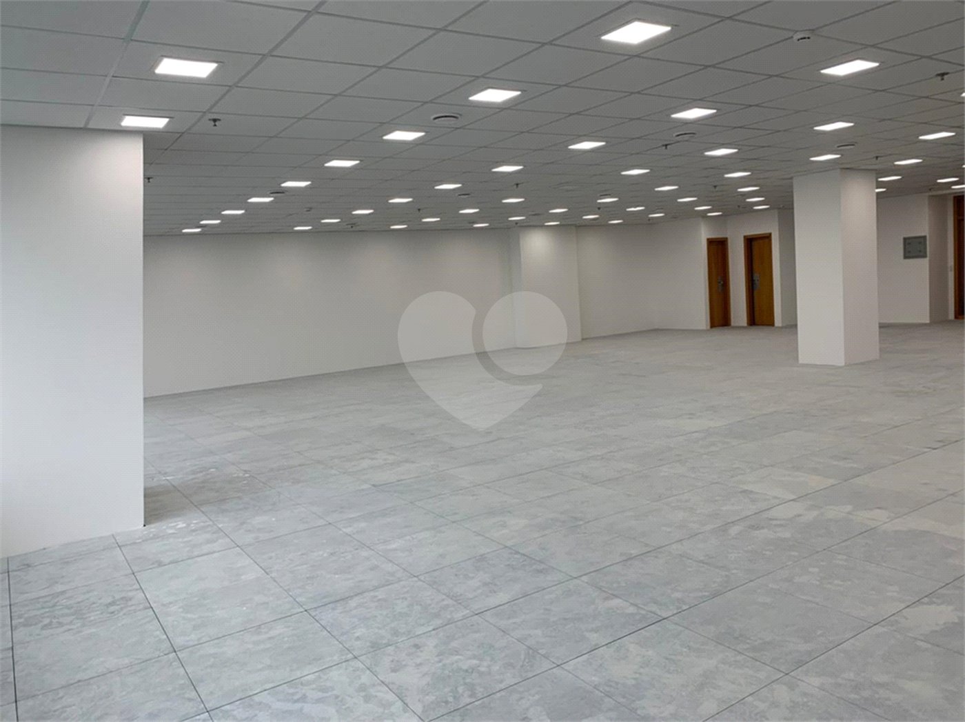 Sala à venda em Várzea de Baixo, São Paulo, SP