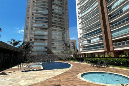 Apartamento à venda com 4 suítes em Vila Embaré, Valinhos, SP