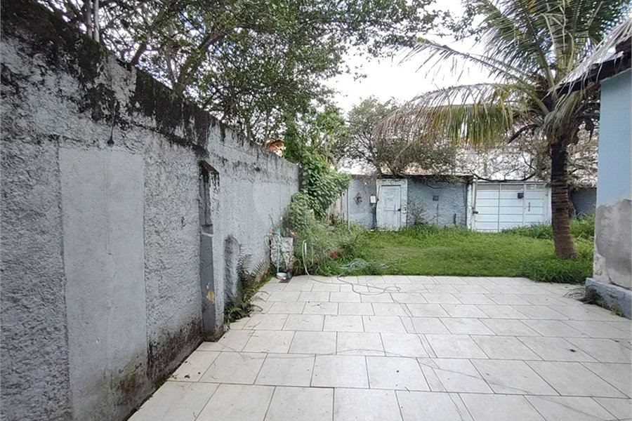 Casa Térrea de Esquina à Venda no Parque Vitória – Excelente Potencial!