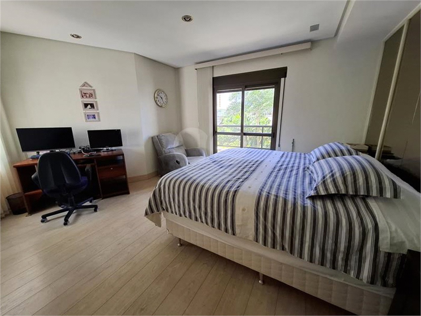 Apartamento, a venda, com 300m² de área privativa, 4 suítes, 4 vagas - Santana / SP