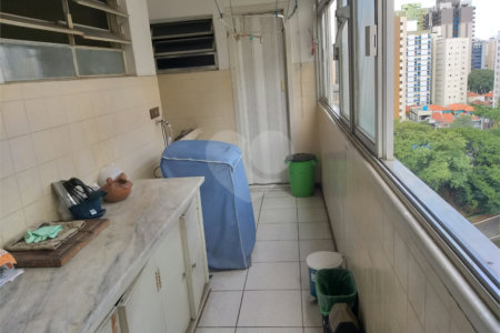 Apartamento de 4 quartos (1 suíte), à venda no Paraíso