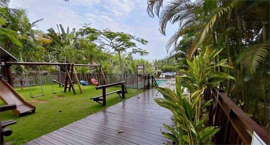 Maravilhosa Casa em Condomínio com 4 Suítes na Praia de Juquehy!!!