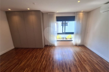 Casa à venda ou para alugar com 3 suítes no condomínio Boulevard Ibirapuera, São Paulo - SP