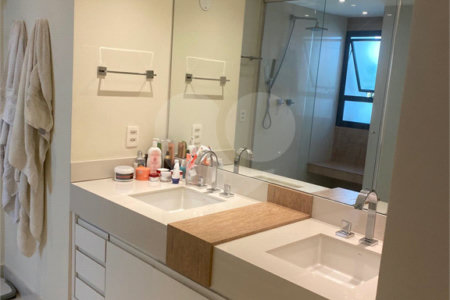 Apartamento à venda com 3 quartos, sendo 2 suítes, em Brooklin Paulista, São Paulo, SP