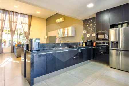 Casa à venda com 3 suítes no condomínio Jardim Residencial Dona Maria José, Indaiatuba - SP