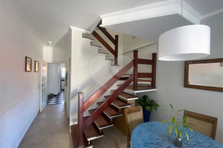 Casa à venda com 3 quartos, sendo 1 suíte, em Vila Suissa, Mogi das Cruzes, SP