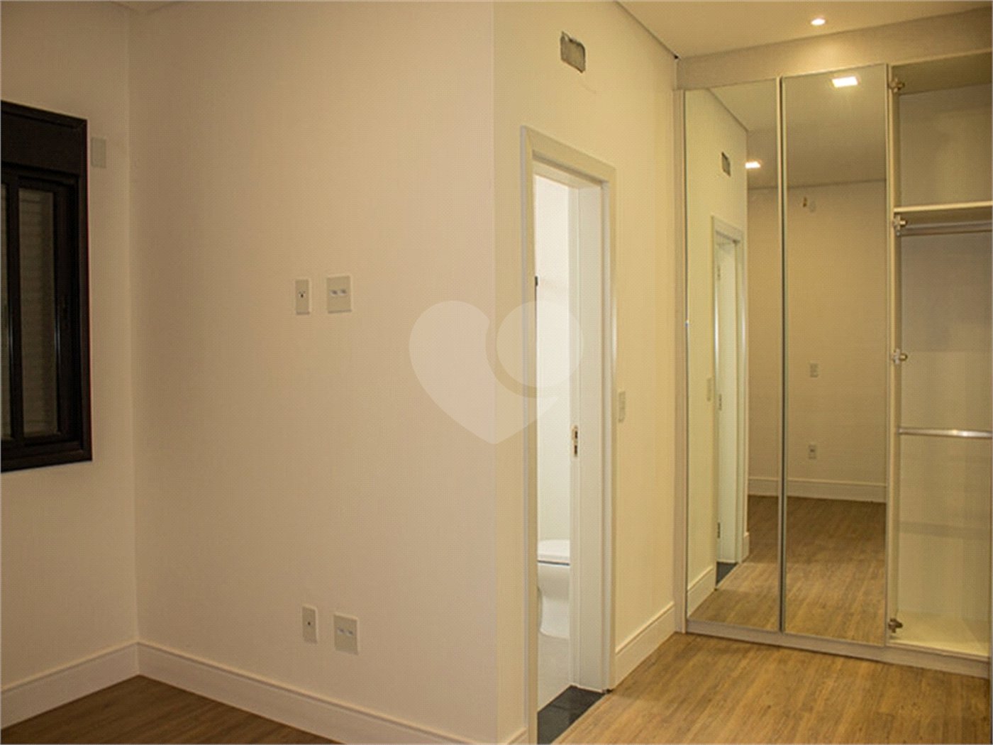 Casa à venda com 3 suítes no condomínio Residencial Central Parque, Salto - SP