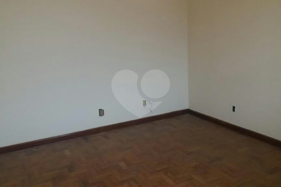 Sobrado à venda com 3 quartos, sendo 1 suíte, em Santa Terezinha, São Paulo, SP