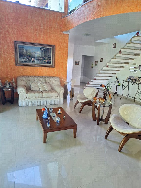 Casa à venda com 4 suítes no condomínio Bougainville, Peruíbe - SP
