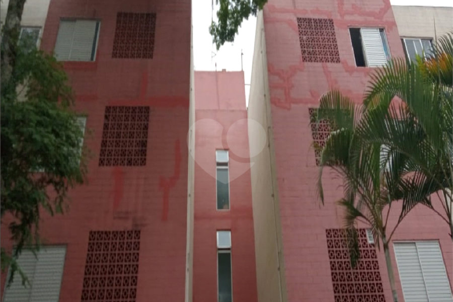 Apartamento com 2 dormitórios e 1 vaga no Tremembé
