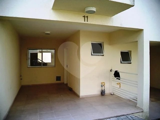 Casa à venda com 2 suítes no condomínio Villagio da Serra, São Paulo - SP