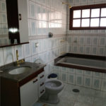 Casa à venda com 5 quartos, sendo 3 suítes, em Vila Santista, Atibaia, SP