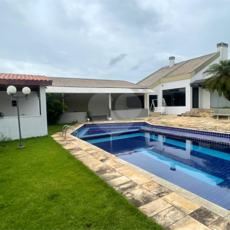 Sobrado à venda com 3 quartos, sendo 1 suíte,  em Jardim Armênia, Mogi das Cruzes, SP