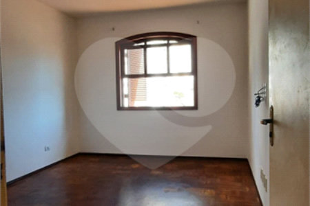 Sobrado à venda com 3 quartos, sendo 1 suíte, em Vila Firmiano Pinto, São Paulo, SP