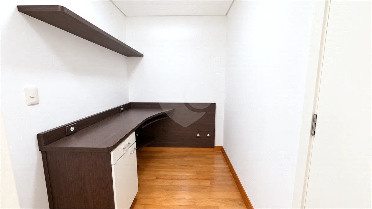 Apartamento à venda com 3 quartos, sendo 1 suíte, em Jardim das Acácias, São Paulo, SP