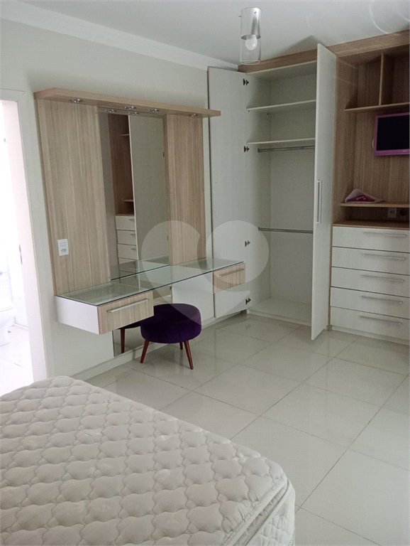 Casa à venda com 3 quartos, sendo 2 suítes, no condomínio Granja Olga II, Sorocaba - SP