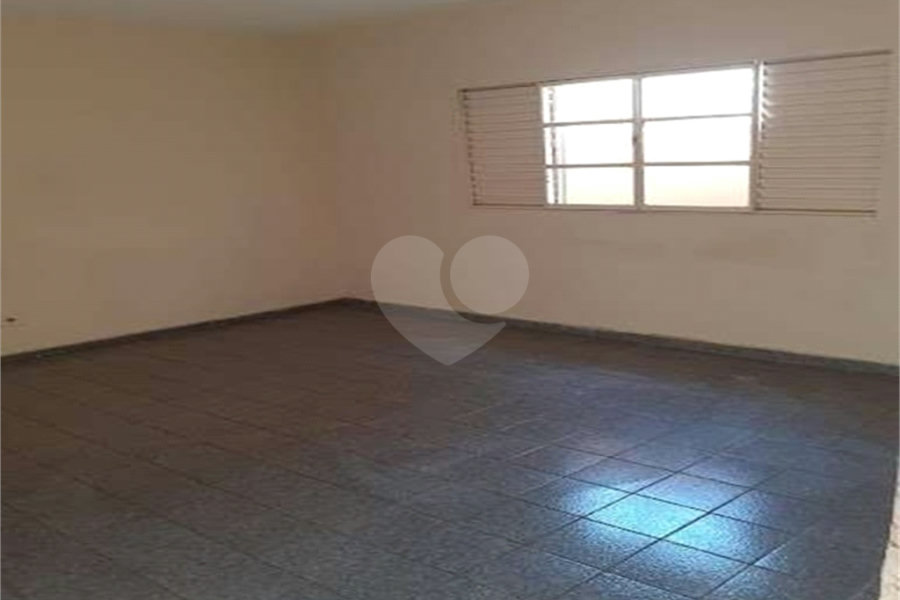 Sobrado à venda com 6 quartos, sendo 1 suíte,  em Jardim Las Vegas, Guarulhos, SP