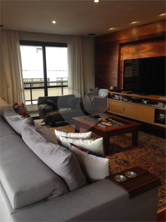 Apartamento à venda com 4 quartos, sendo 3 suítes, em Santana, São Paulo, SP