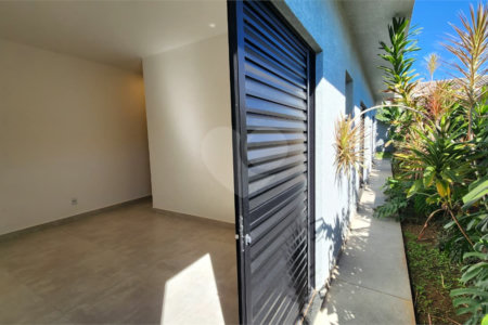 Casa para alugar com 3 quartos, sendo 1 suíte, no condomínio Chácaras Brasil, Atibaia - SP