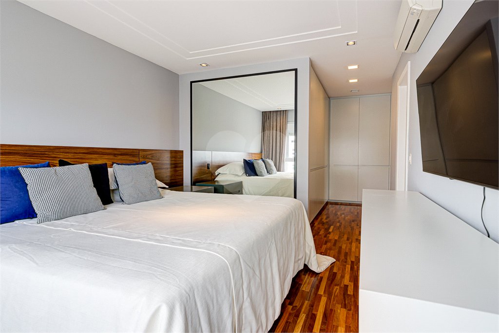 Apartamento à venda com 3 suítes em Campo Belo, São Paulo, SP
