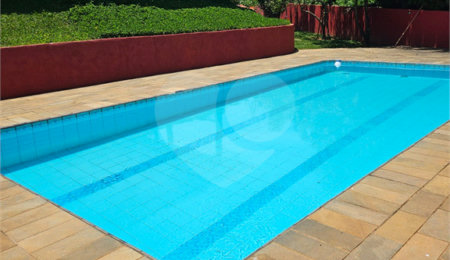 Casa à venda com 4 quartos, sendo 3 suítes,  no condomínio Residncial Euroville, Carapicuíba - SP