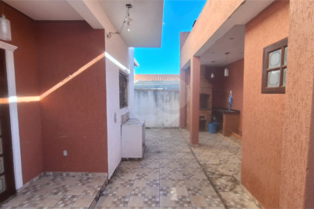 Casa à venda com 3 quartos, sendo 1 suíte, em Jardim Itanguá, Sorocaba, SP