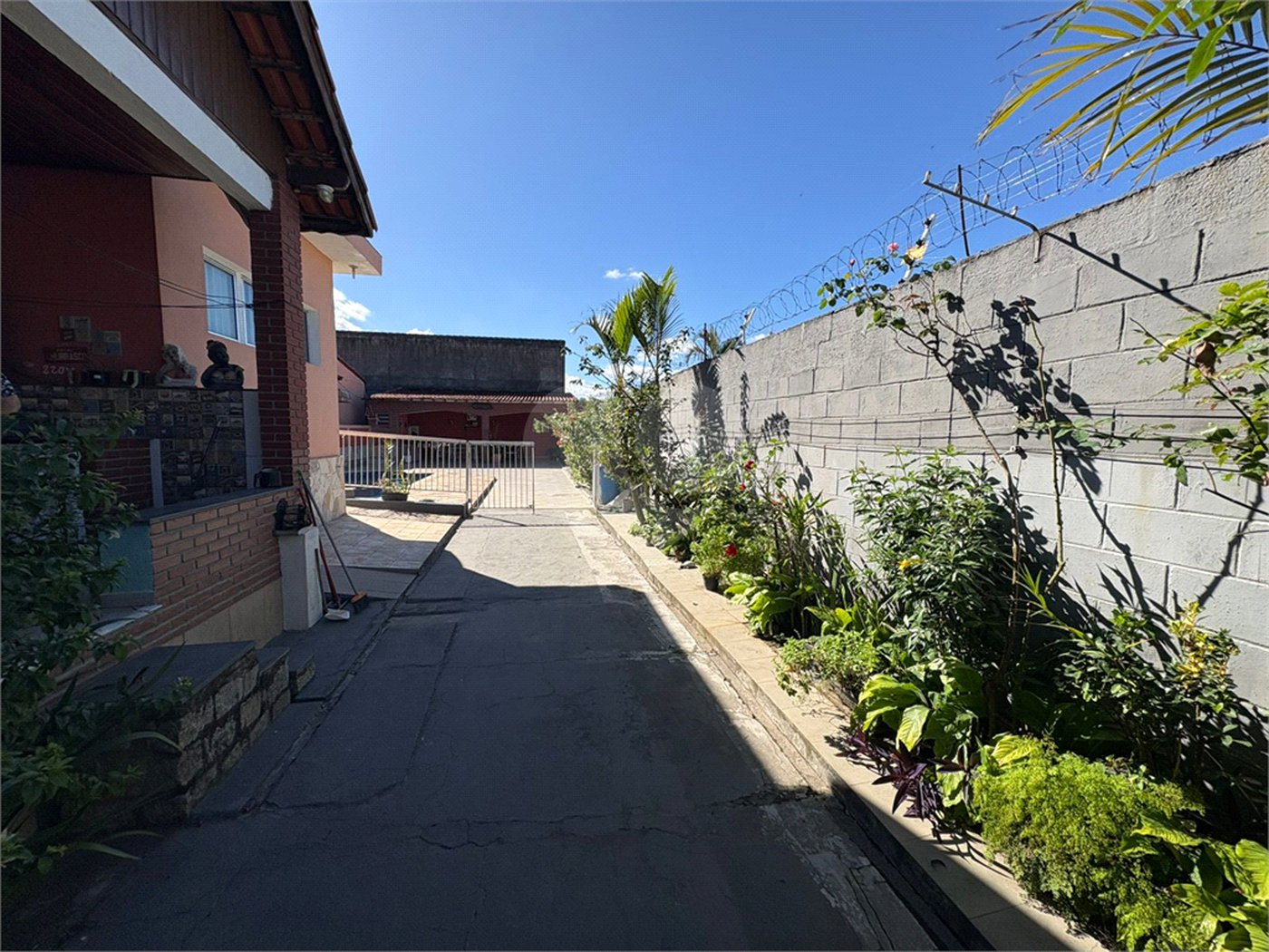 Casa Térrea à venda com 3 quartos em Vila Áurea, Poá, SP