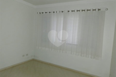 Casa à venda com 4 quartos, sendo 2 suítes,  em Vila Santista, Atibaia, SP
