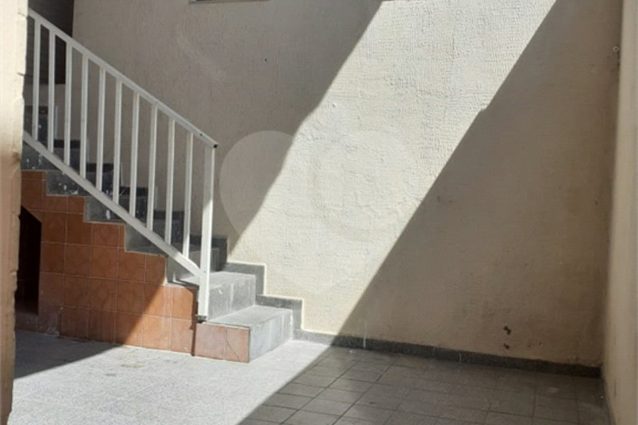 Sobrado à venda com 6 quartos, sendo 1 suíte,  em Jardim Las Vegas, Guarulhos, SP